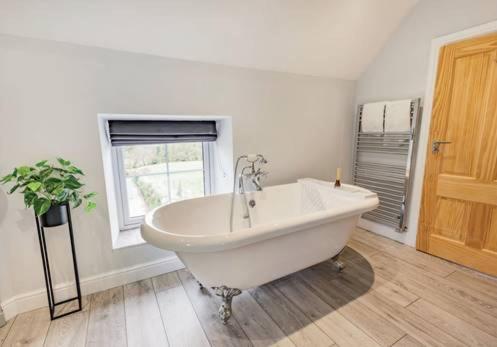 Beautiful 3 Bedroom Cottage With Fantastic Views Carsington Exterior foto